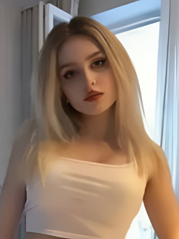 София привлекательная девушка из Ухты цена от 4000 руб